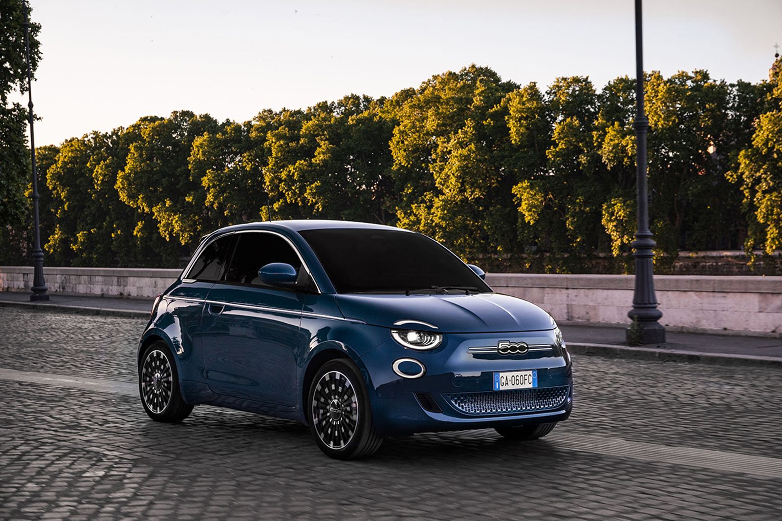 Fiat 500E Hatchback 42 kWh